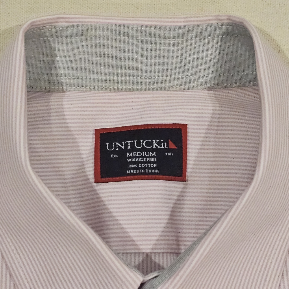 UNTUCKit Wrinkle Free Button Down M - Picture 3 of 5